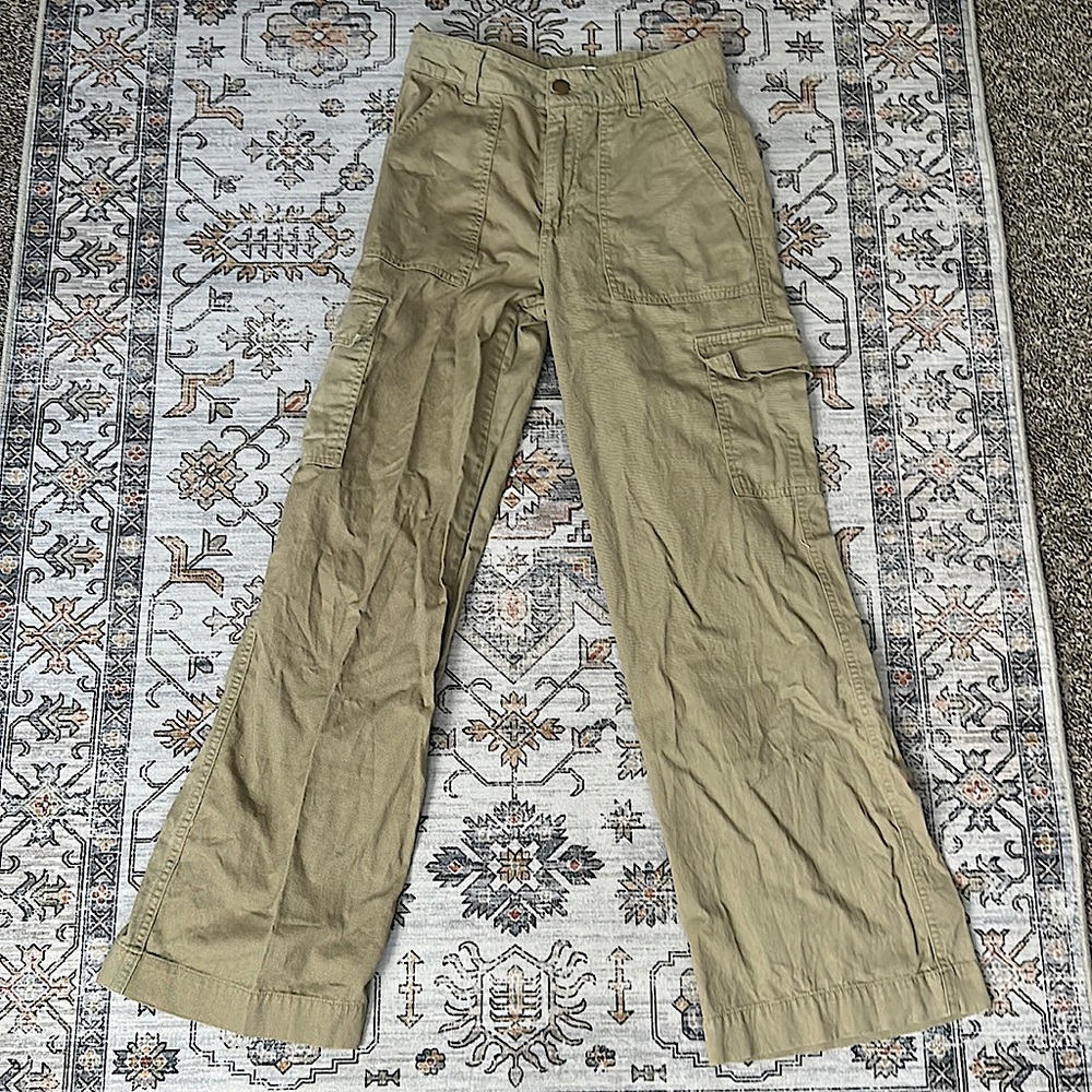 Full Tilt Wide Leg Cargo Pants in Green size Small